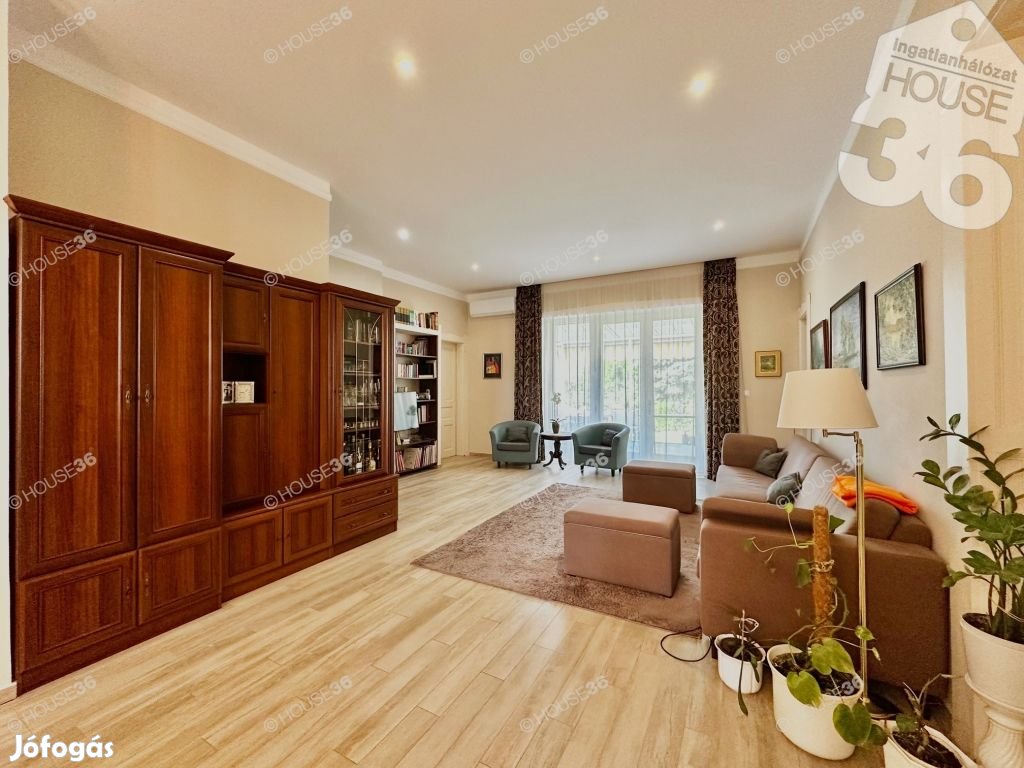 Kecskeméti 200 nm-es ház eladó