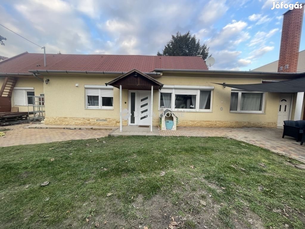 Kecskeméti eladó 135 nm-es ház