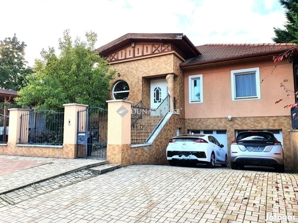 Kecskeméti eladó 240 nm-es ház