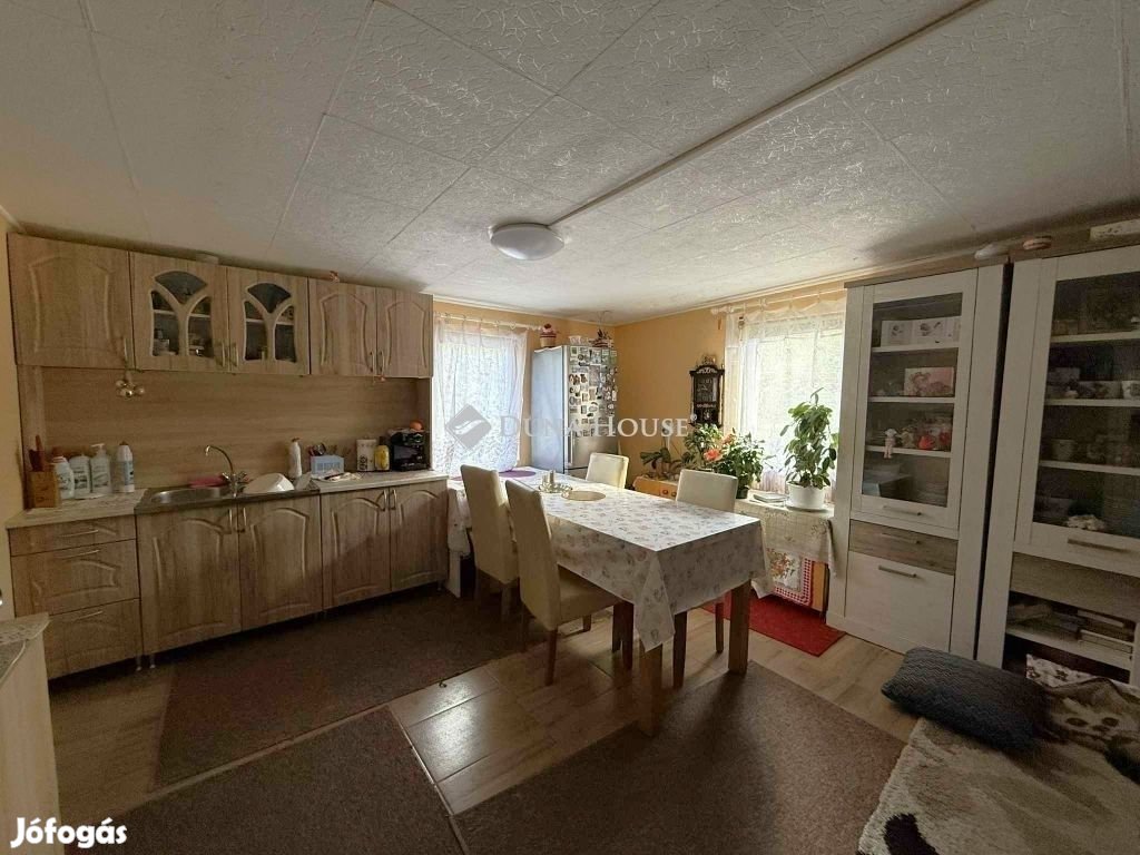 Kecskeméti eladó 90 nm-es ház