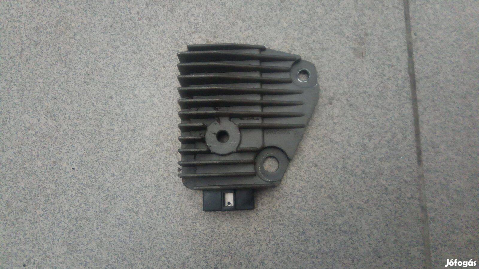 Keeway Supershadow 250 feszültségszabályozó