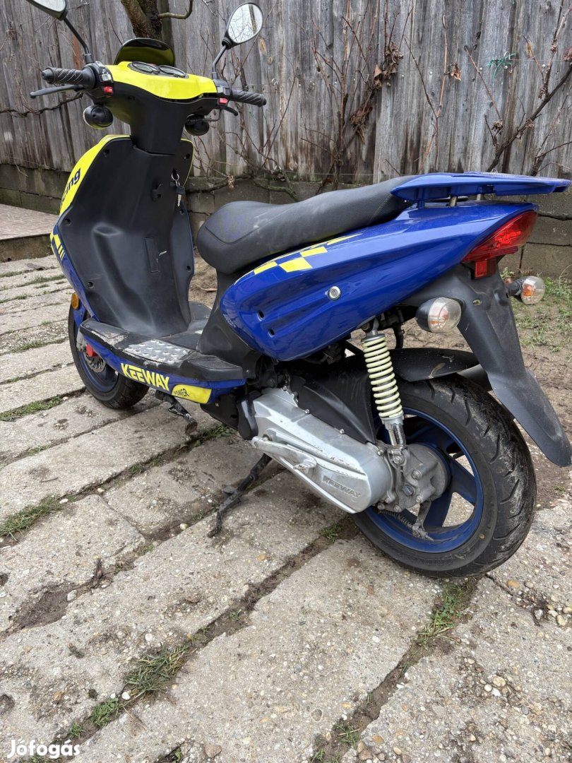 Keeway f -act robogó