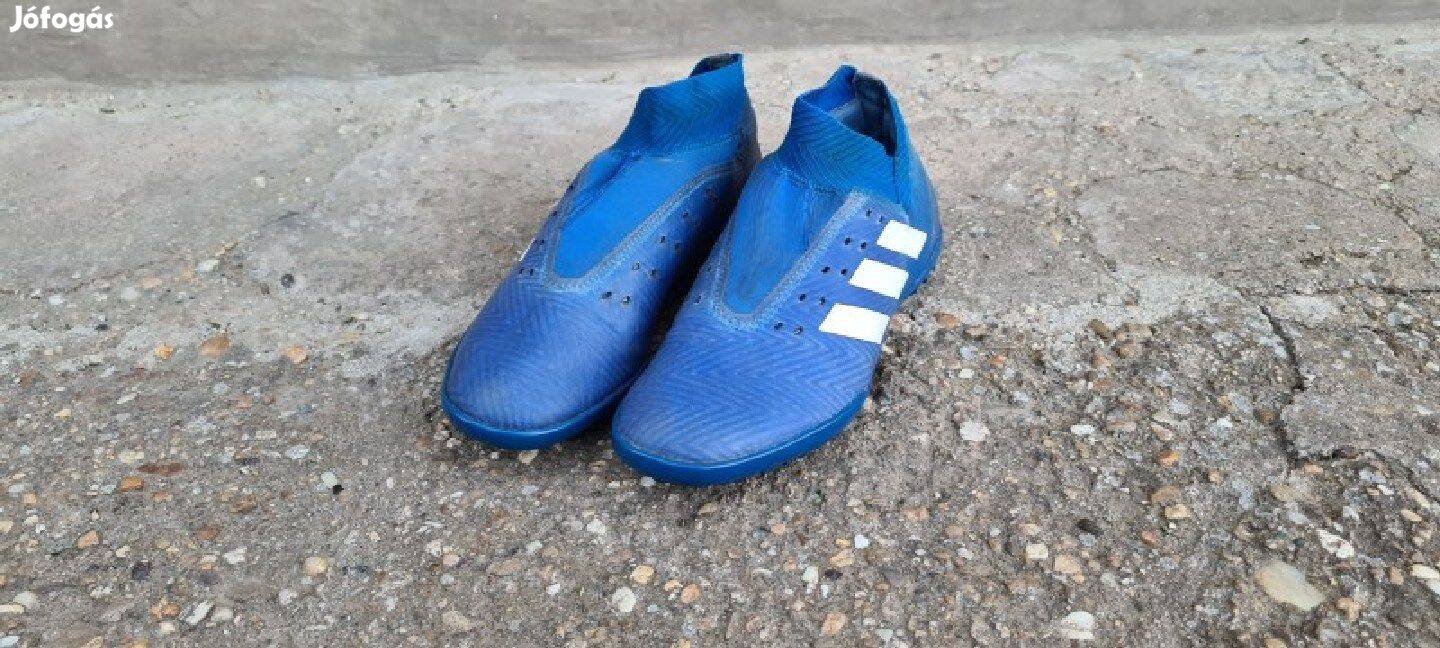 Kék Adidas Nemesis 40-es foci cipő