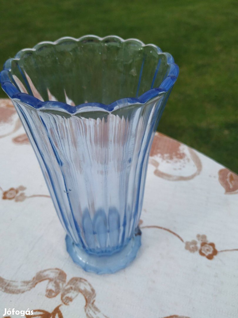Kék, bordázott üveg váza eladó!