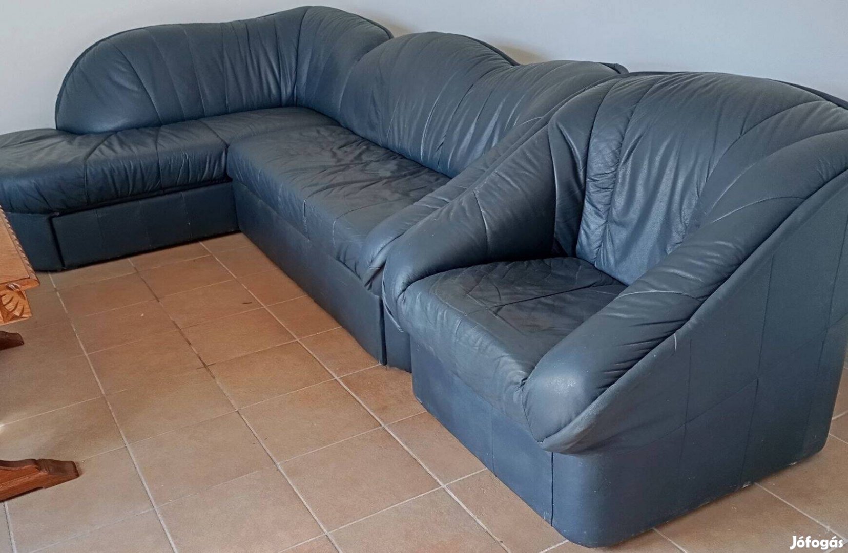 Kék bőr ülőgarnitúra eladó