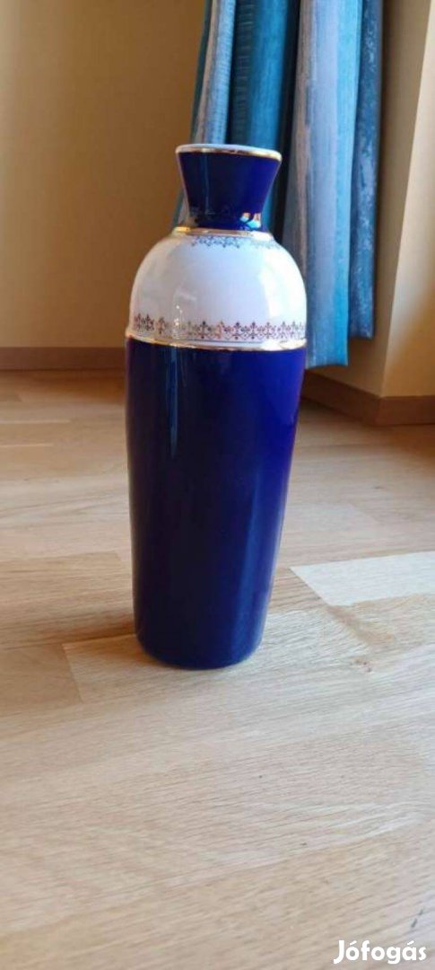Kék-fehér porcelán váza