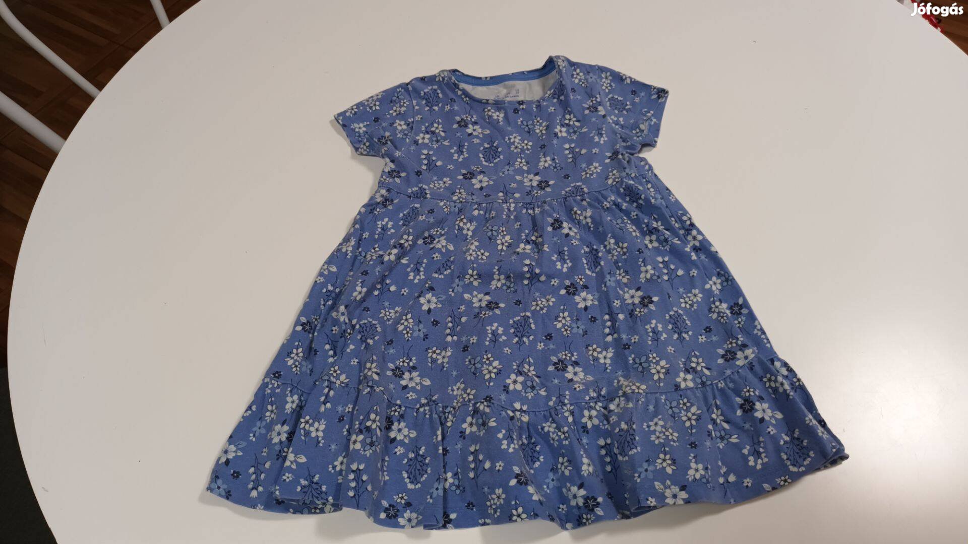 Kék-fehér virág mintás pörgős kislány pamut ruha 98-as