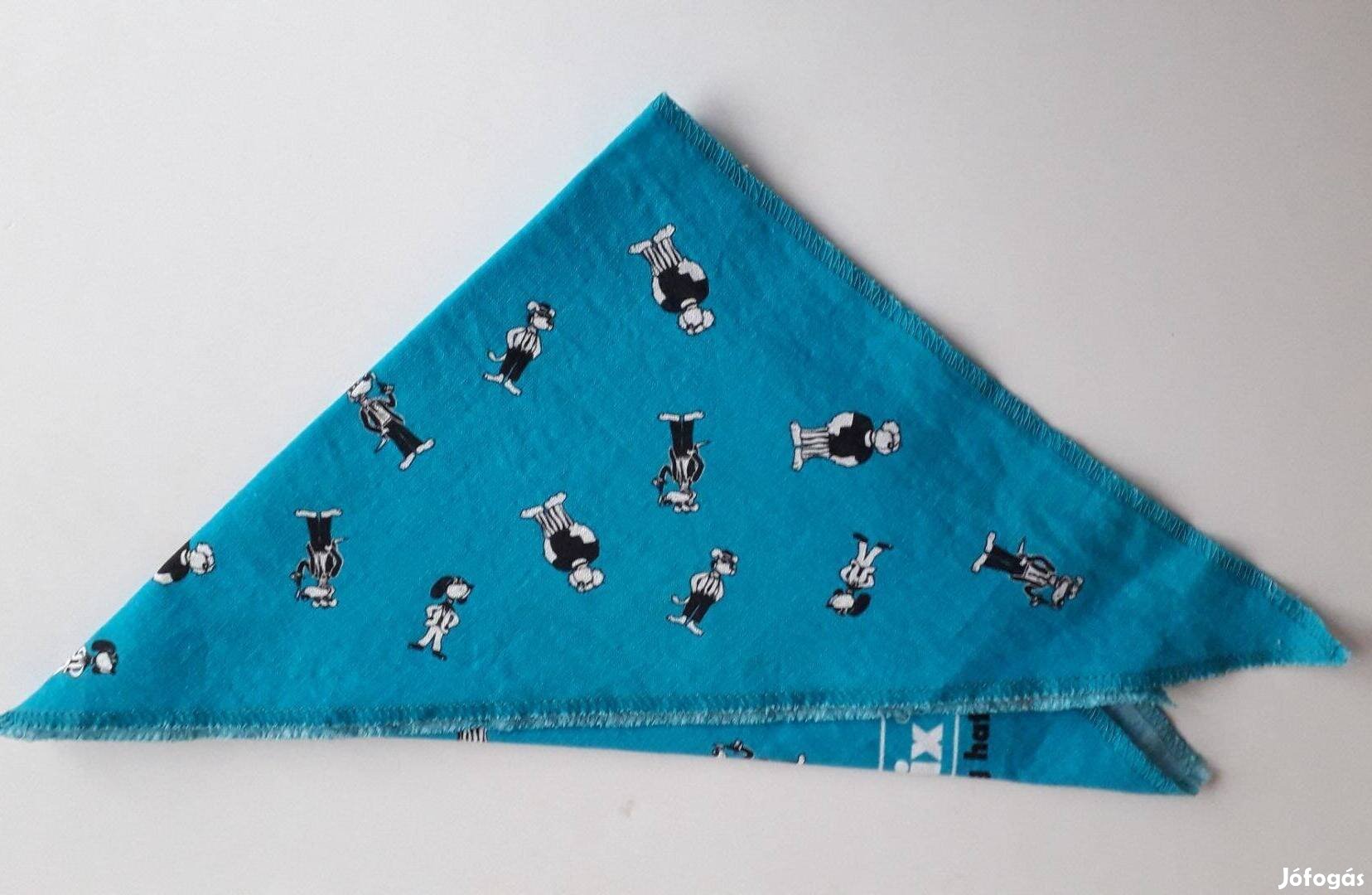 Kék kutya mintás háromszög alakú kis kendő 73*50 cm