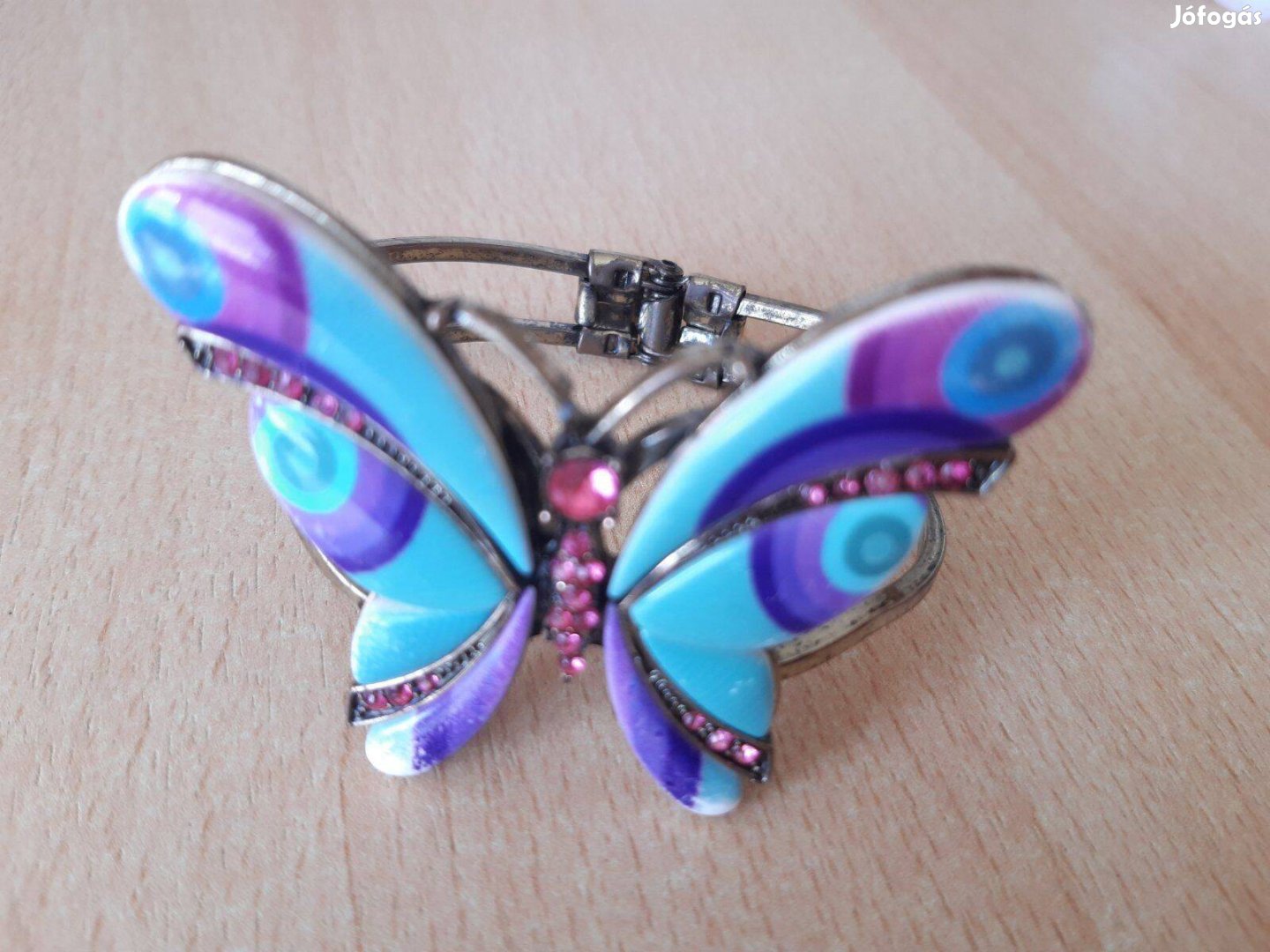 Kék pillangós karkötő