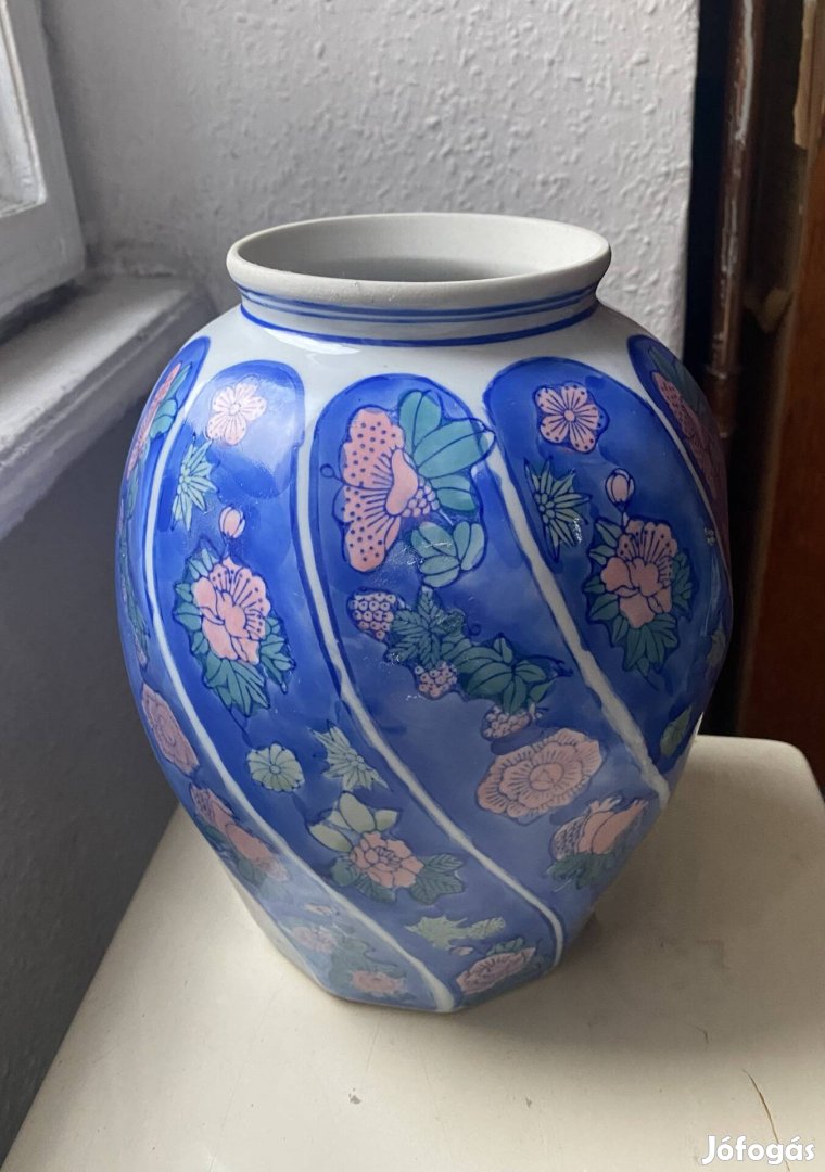 Kék-rózsaszín mintás váza