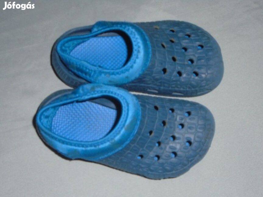 Kék színű 24 25 -ös méretű szandál méret 24 25