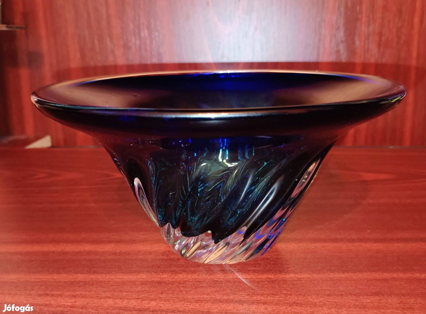 Kék üveg asztalközép