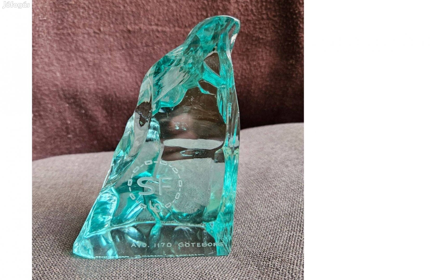 Kék üveg jéghegy, levélnehezék, svéd szobor