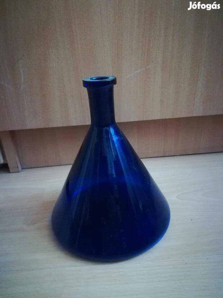 Kék üveg váza 600 Ft