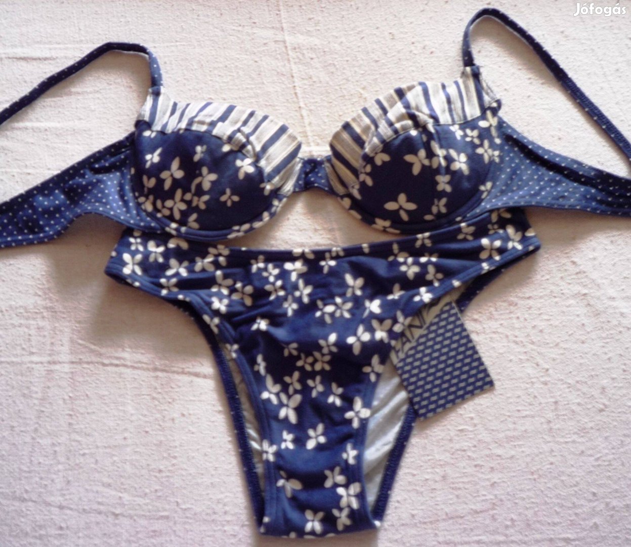 Kék virágos bikini