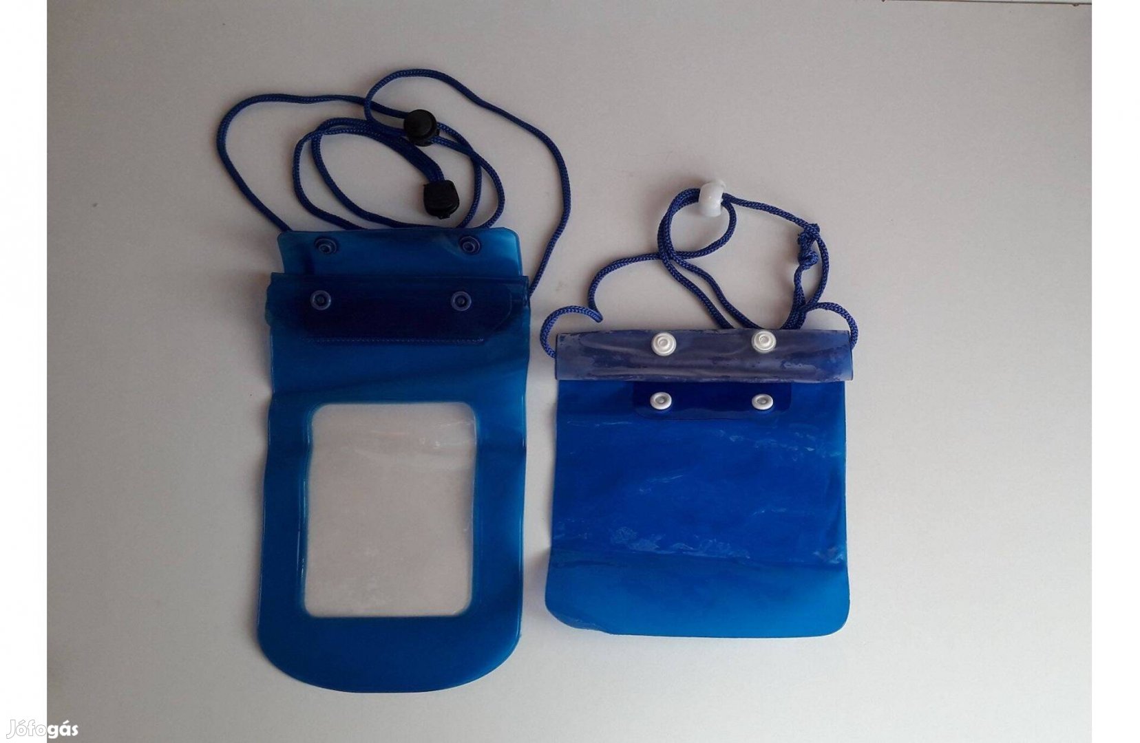 Kék vízhatlan irattartó műanyag tasak akasztóval 22*14 cm