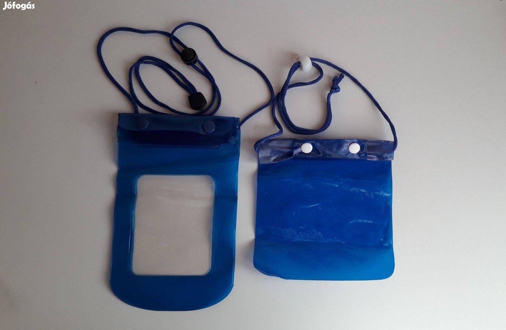 Kék vízhatlan irattartó műanyag tasak akasztóval 22*14 cm_
