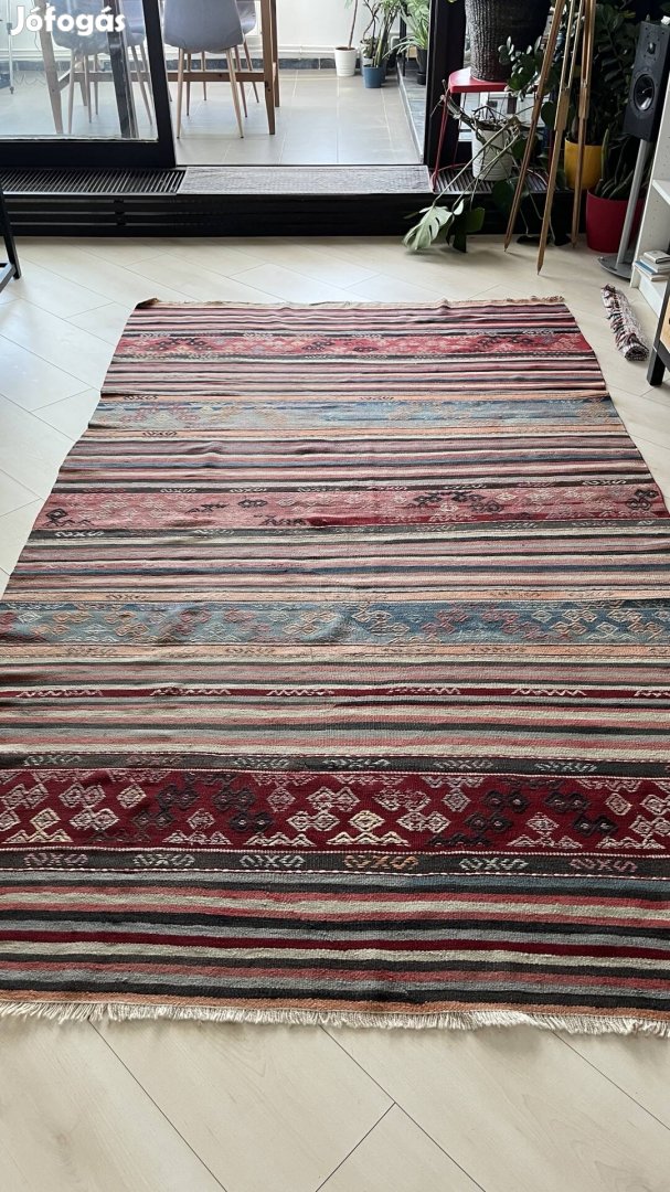 Keleti szőnyeg, antik, 285x172