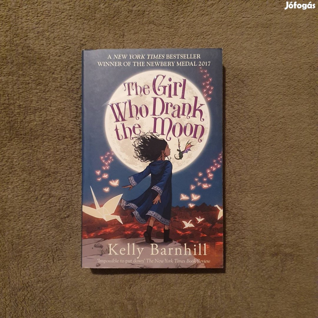 Kelly Barnhill: The Girl Who Drank the Moon könyv