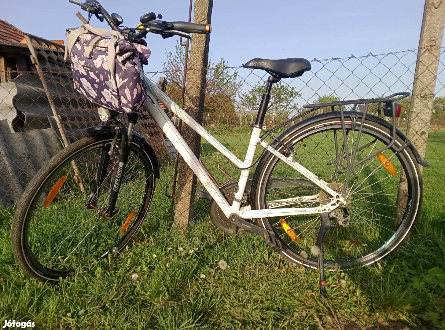 Kellys 28" női trekking kerékpár
