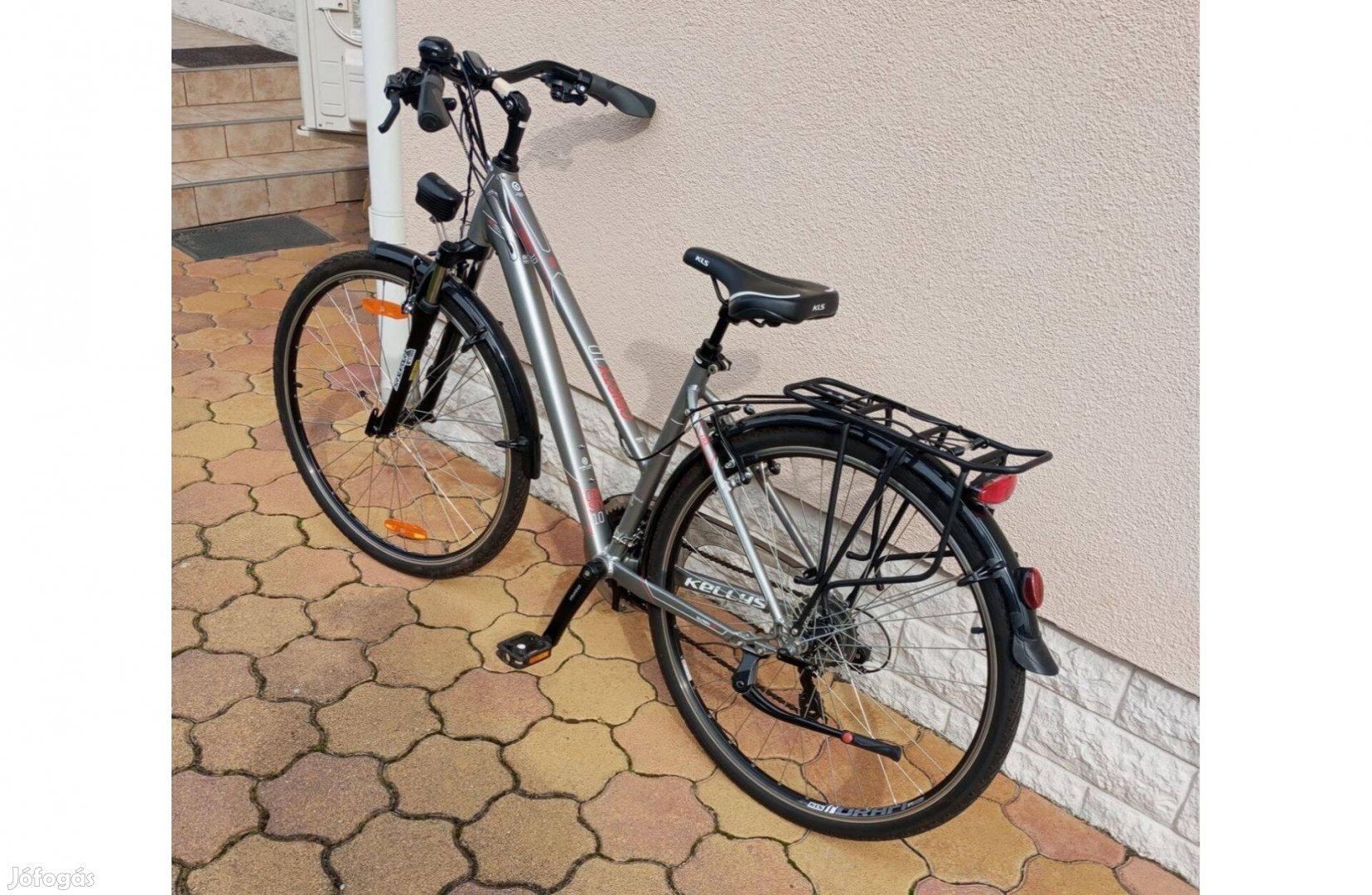 Kellys márkájú kerékpár, alig használt!