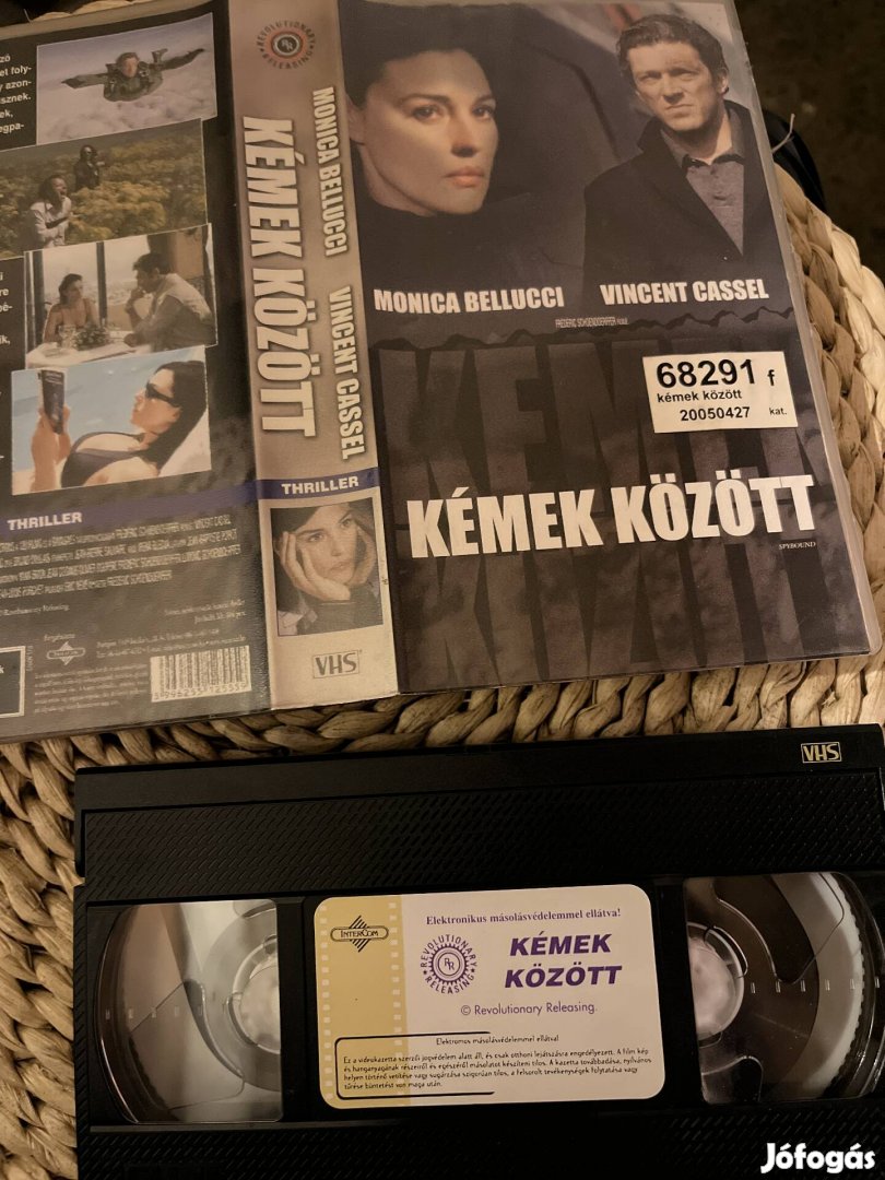 Kémek között vhs