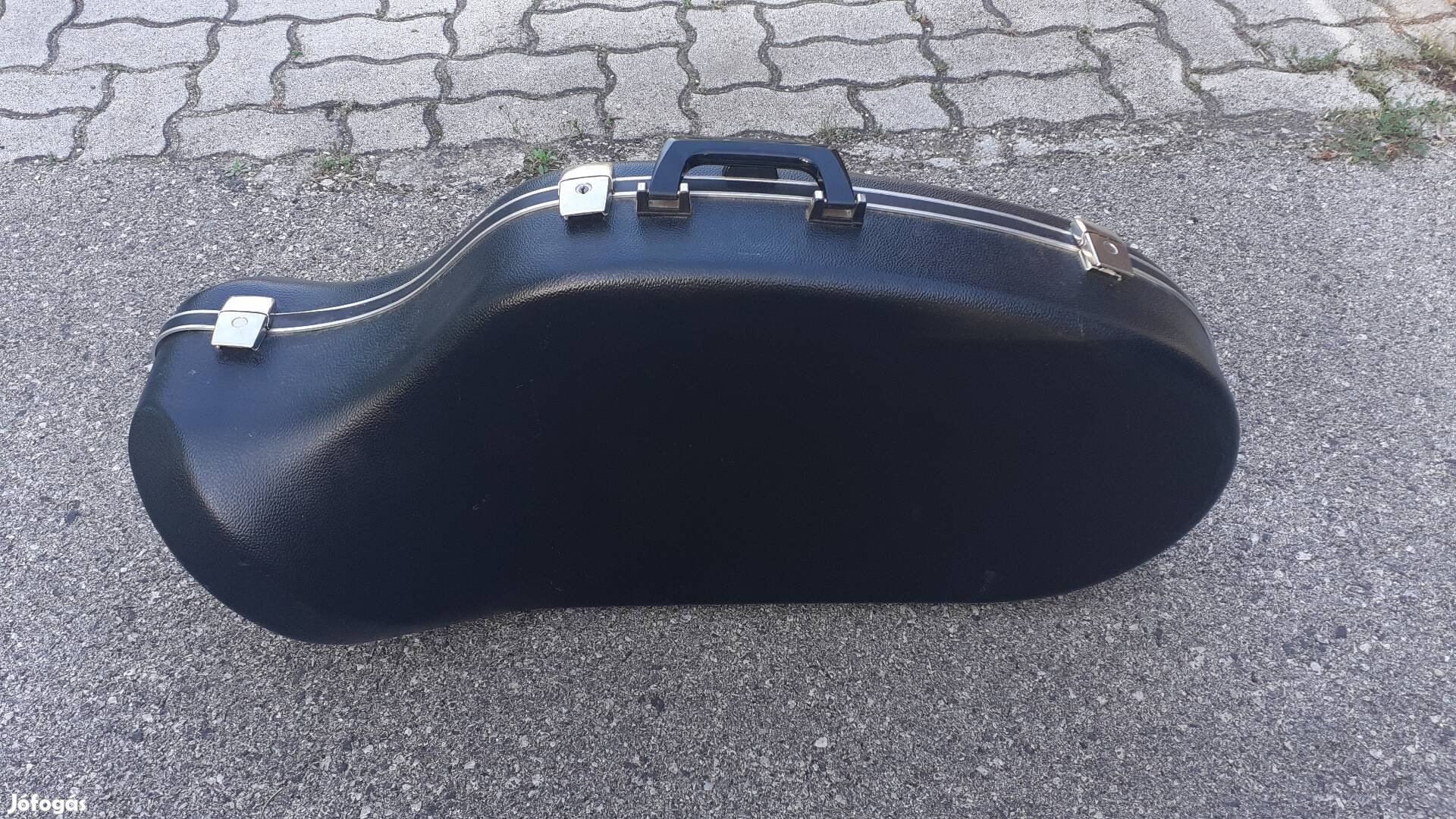 Kemény koffer fúvós hangszernek Tuba ? 