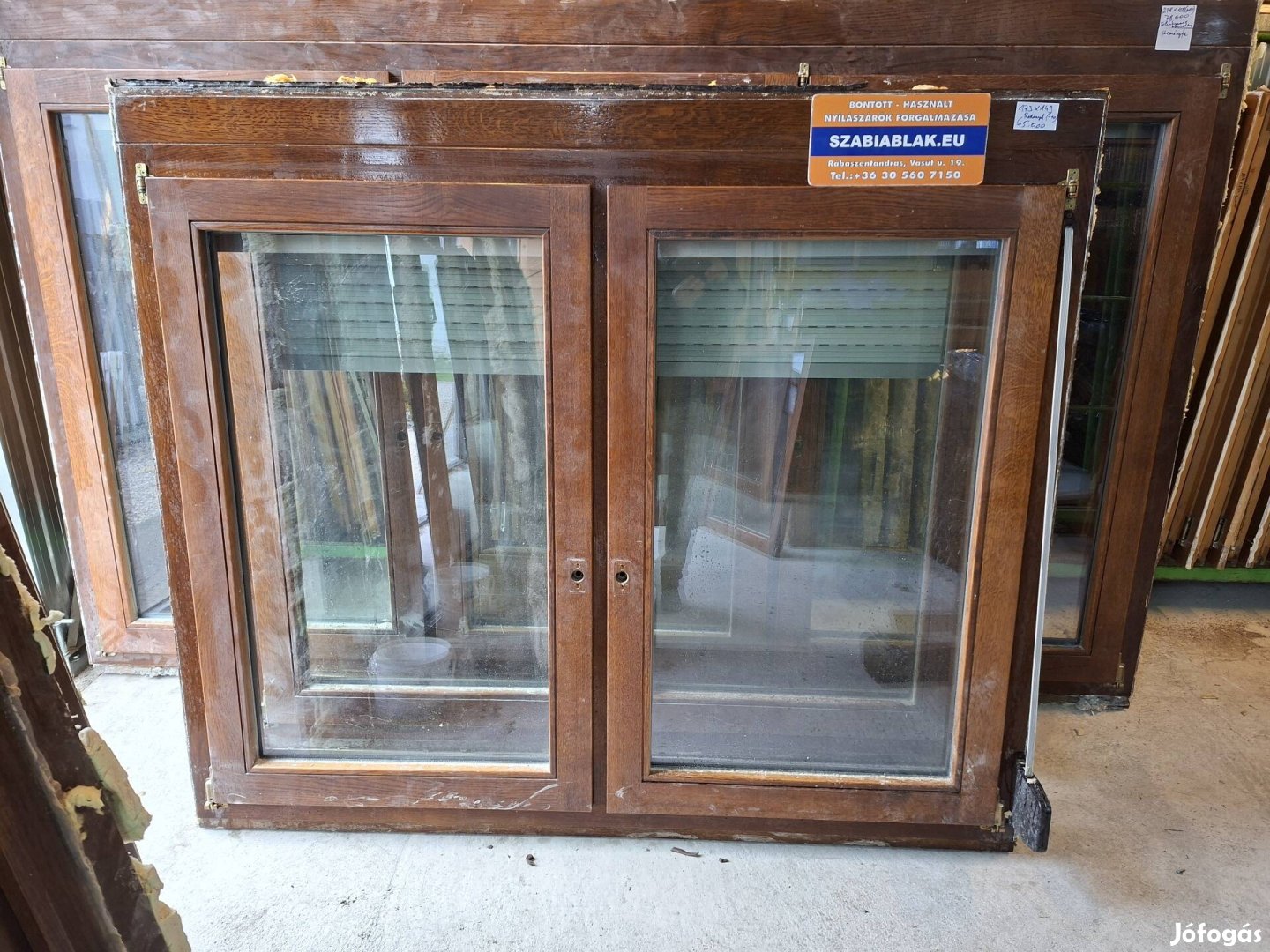 Keményfa ablakok redőnnyel 173149