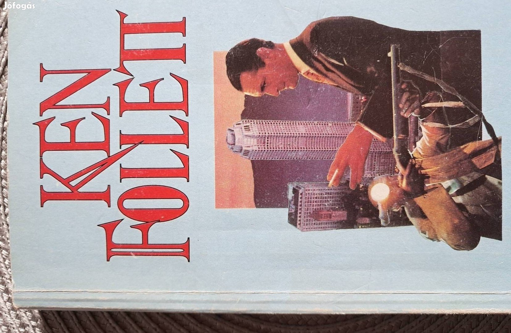Ken Follett A Függöny Lehull