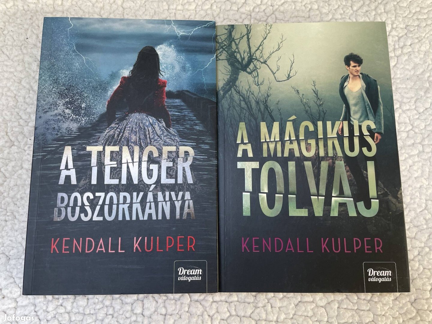 Kendall Kulper: A tenger boszorkánya; A mágikus tolvaj