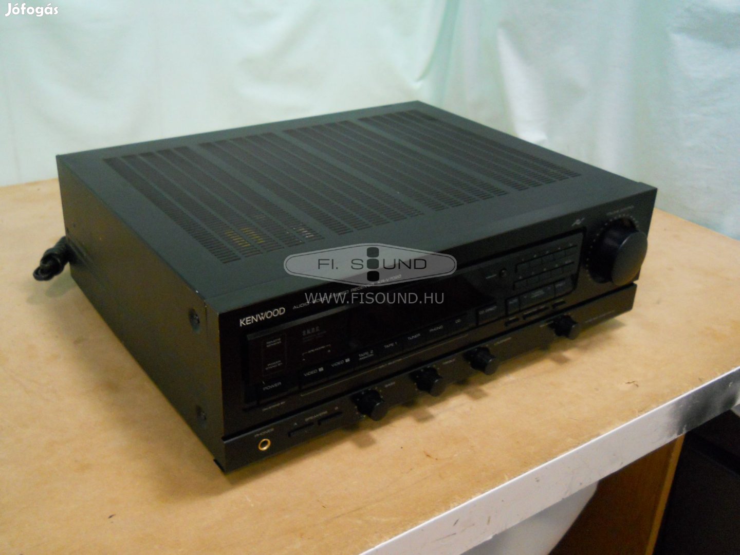 Kenwood KR-V7020 ,2x180W,4-16 ohm,4 hangfalas rádiós sztereo erősítő