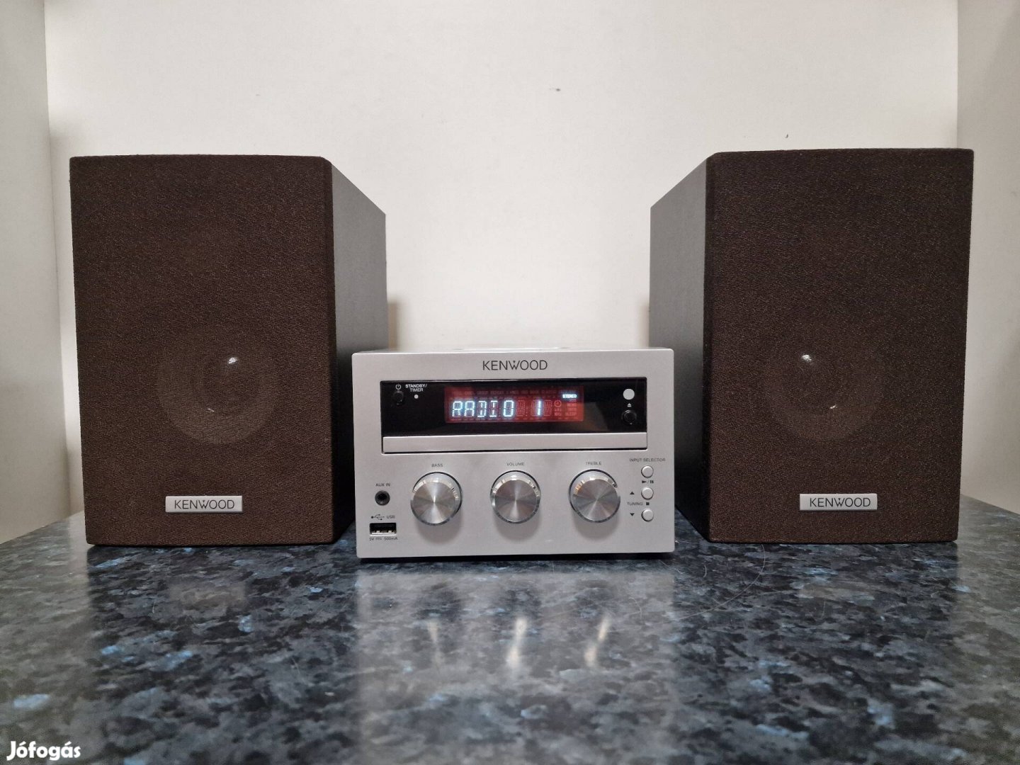 Kenwood mini hifi hangfalaival,  részben hibásan 