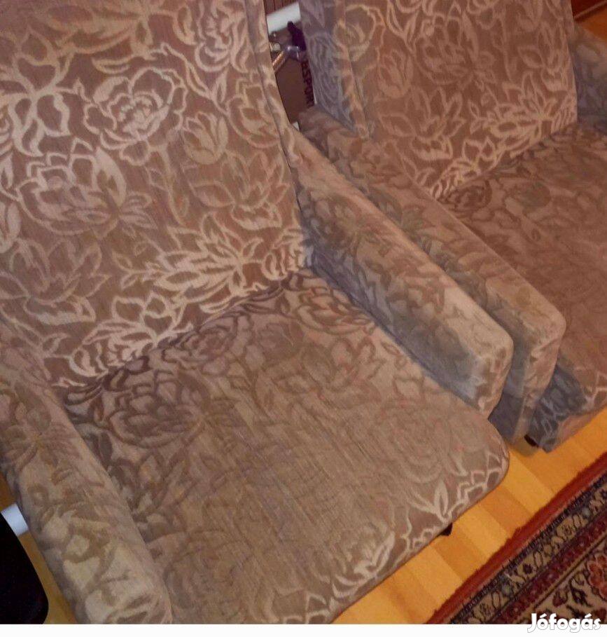 Kényelmes, bársony fotelek