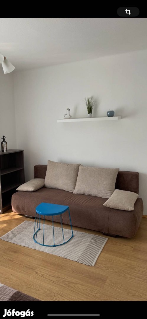 Kényelmes, kinyitható, ágyneműtartós kanapé