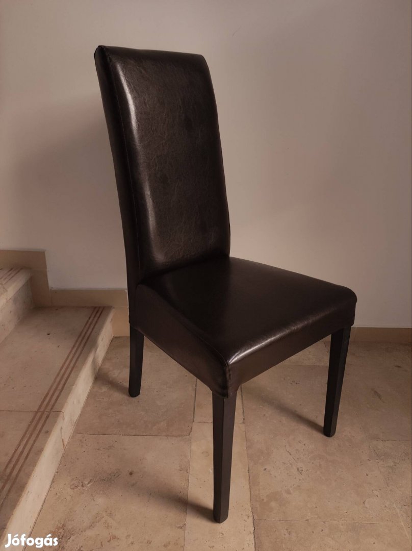 Kényelmes barna bőr szék 