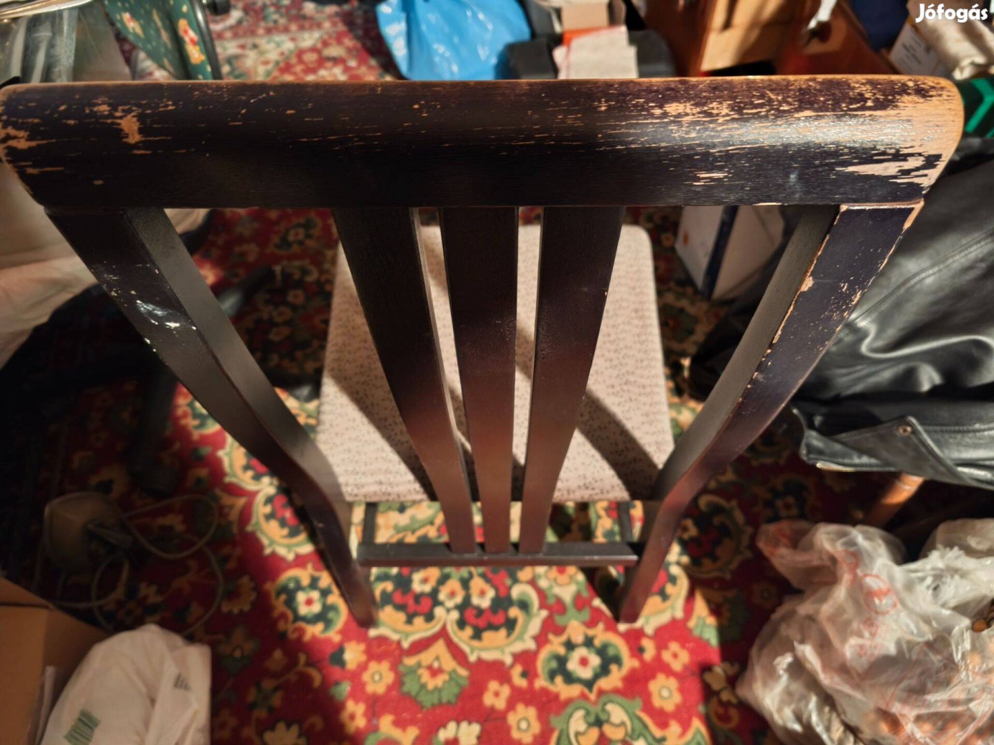 Kényelmes fekete festett szék bársony Üllő felülettel