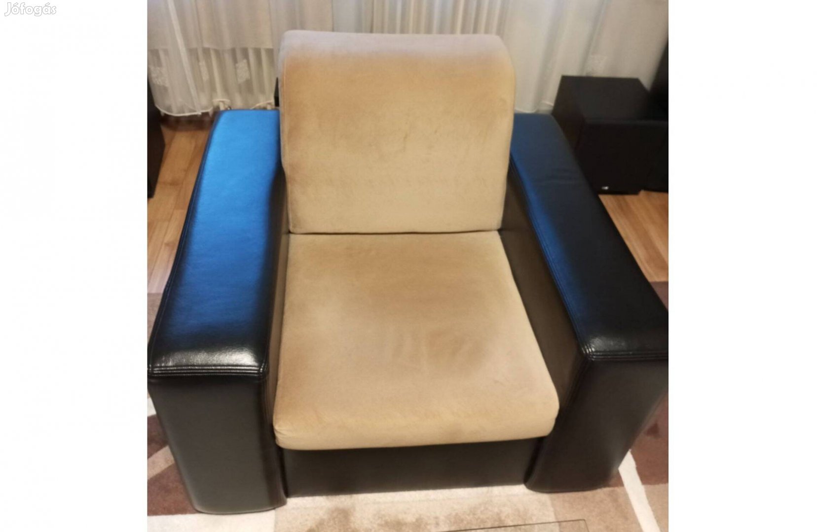 Kényelmes fotel eladó