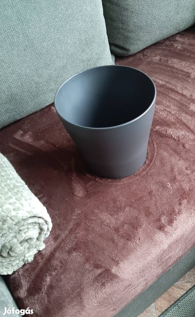 Kerámia Új Nagyobb Kaspó 19 cm Magas Bp.IV