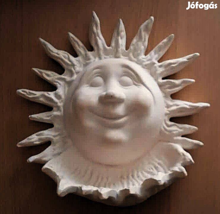 Kerámia dekor, festhető napocska madáretető. Mosolygós