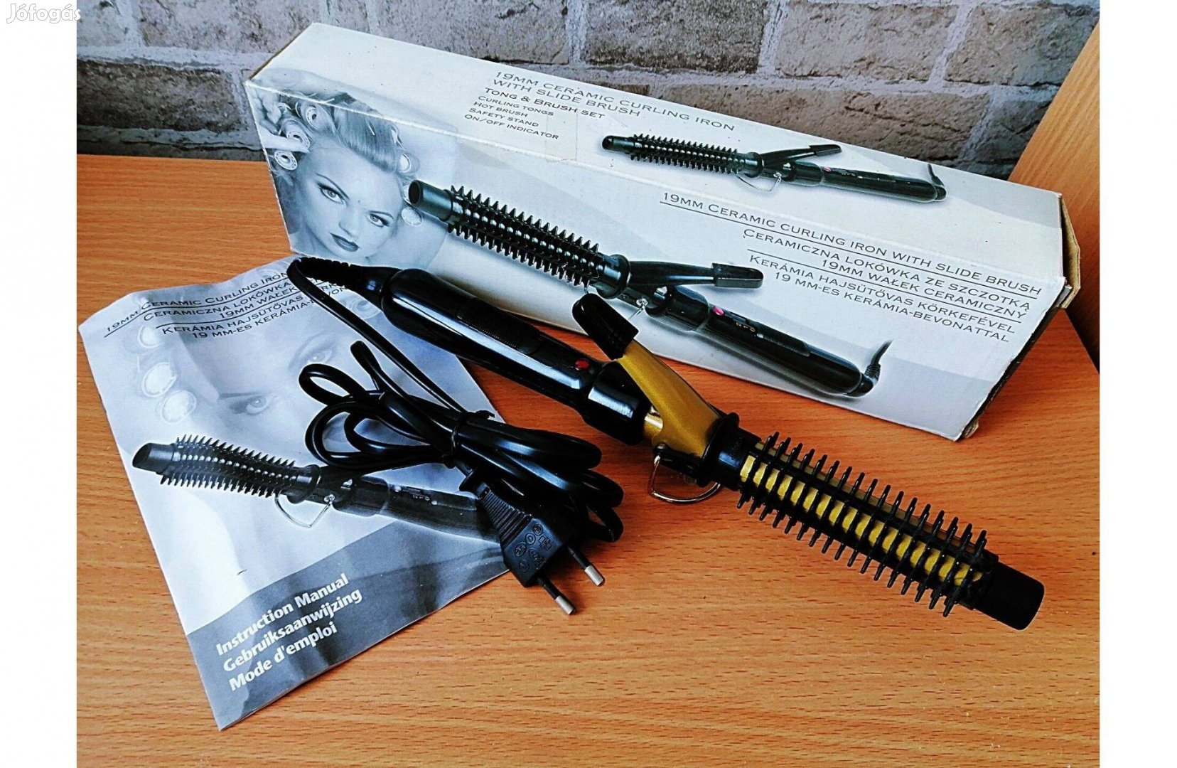 Kerámia hajsütő körkefével, papírjával dobozában