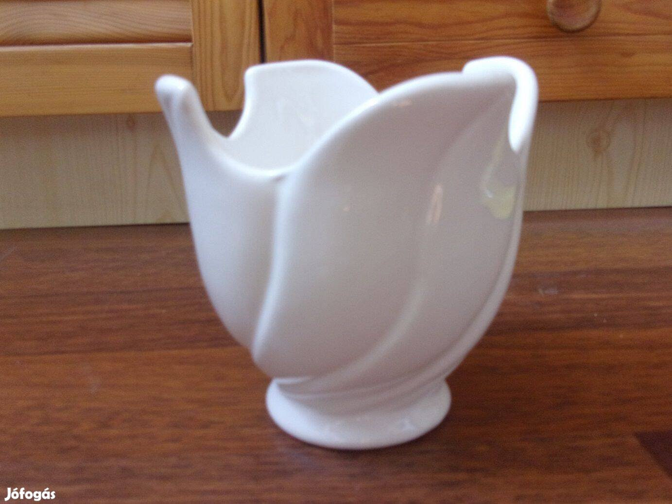 Kerámia kaspó virágtartó Újpest központ közelében átvehető