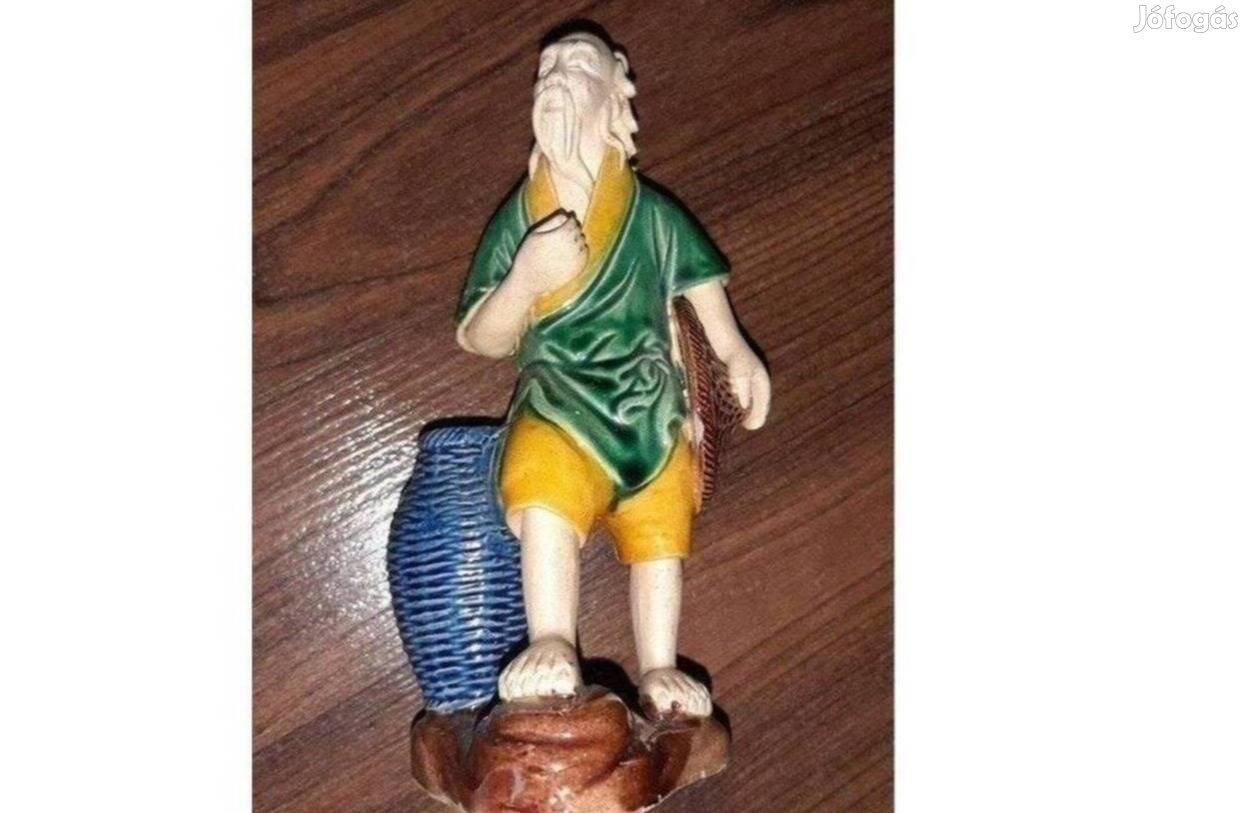 Kerámia keleti figura