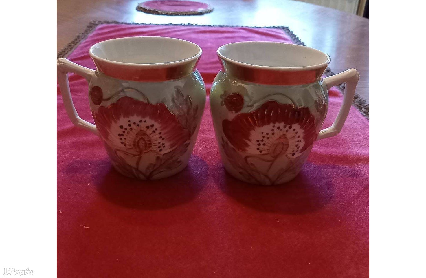 Kerámia virágmintás aranyozott csészék