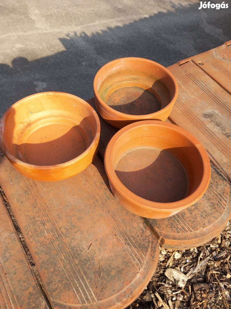 Kerámia virágtál átm 20cm egyik 17cm a 3 db egybe