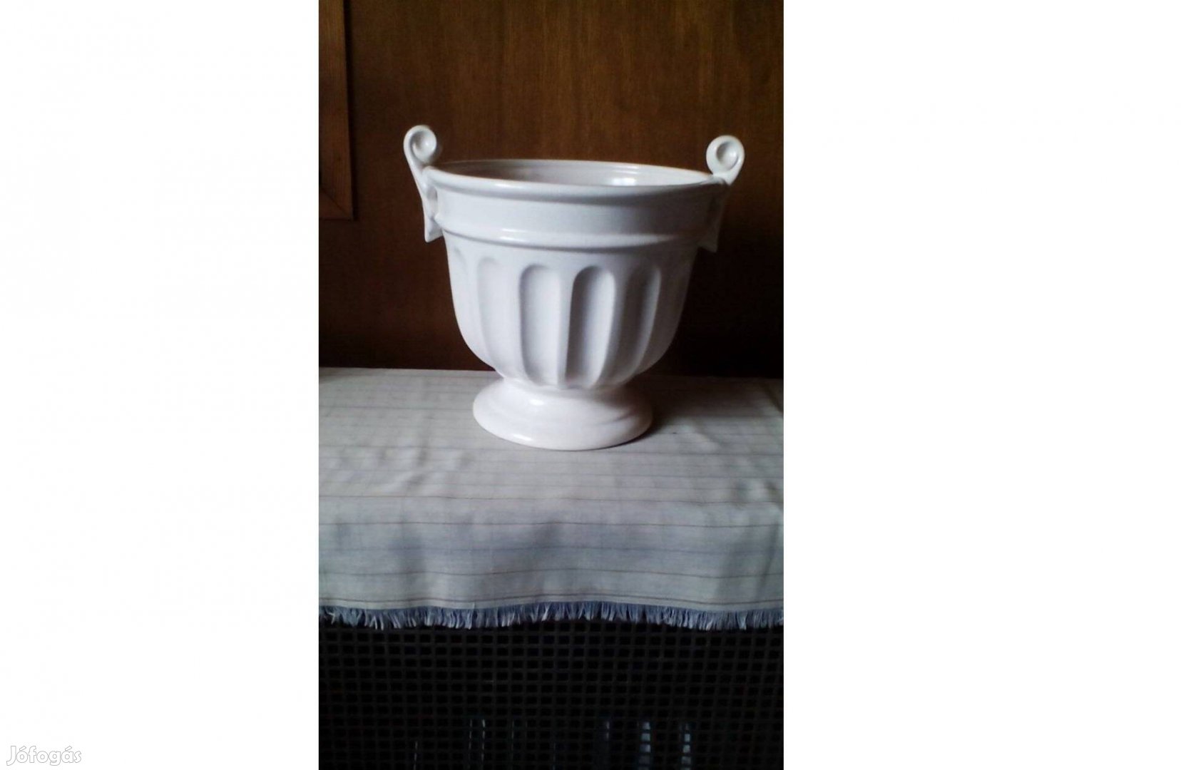 Kerámia virágtartó fehér színben