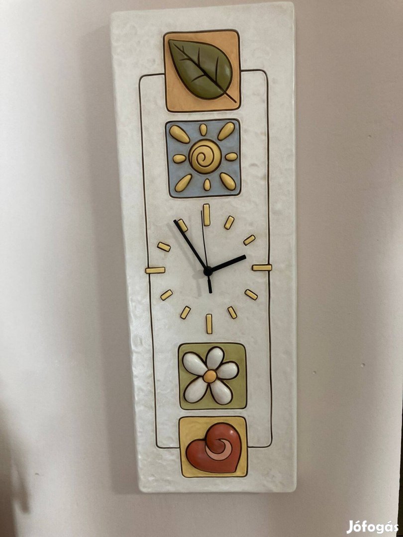 Kerámiából készült fali óra