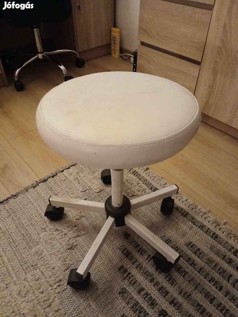 Kerek, gurulós forgó szék
