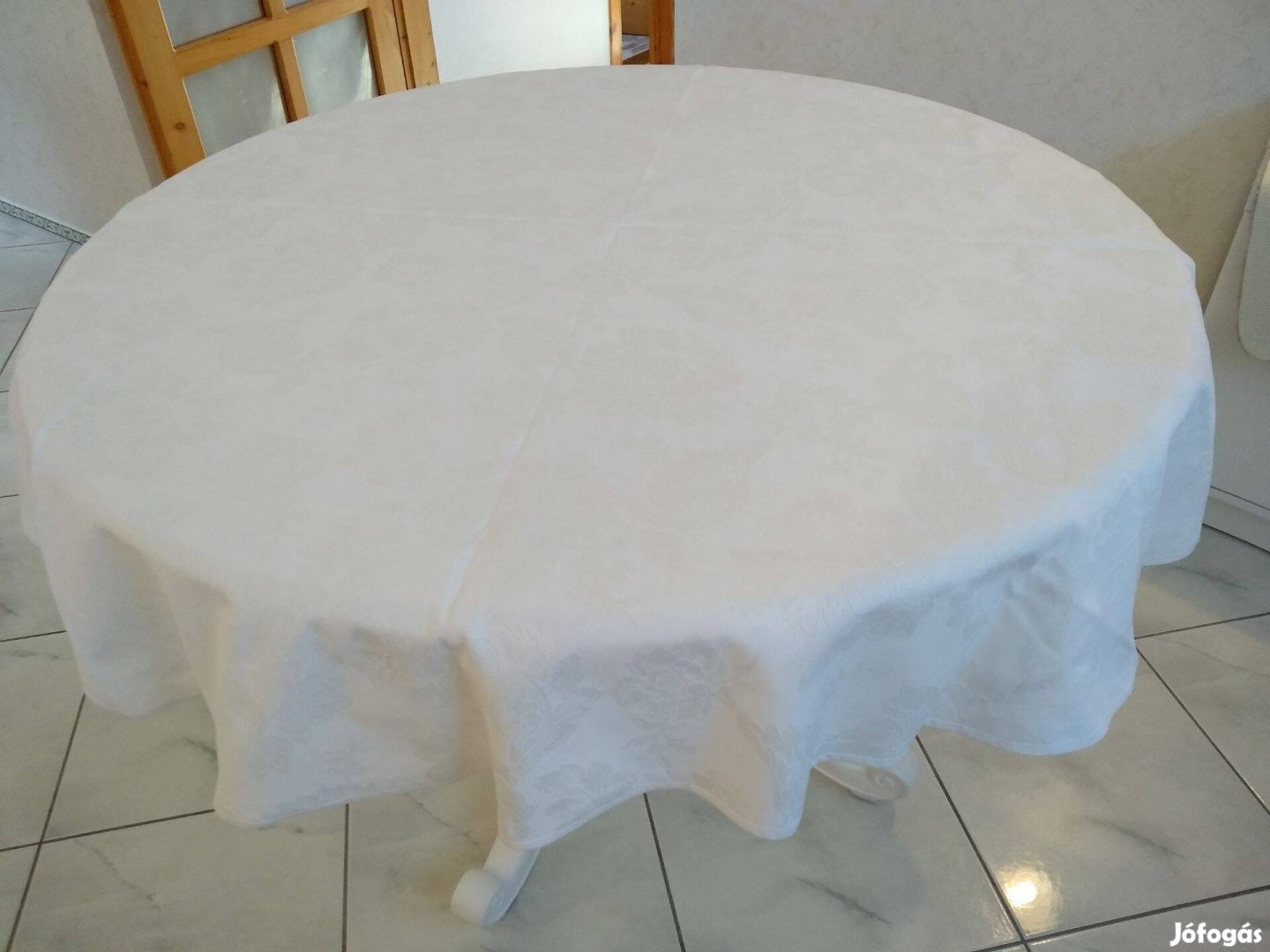 Kerek asztalterítő új, krém színű, világos, barokk mintás 160 cm