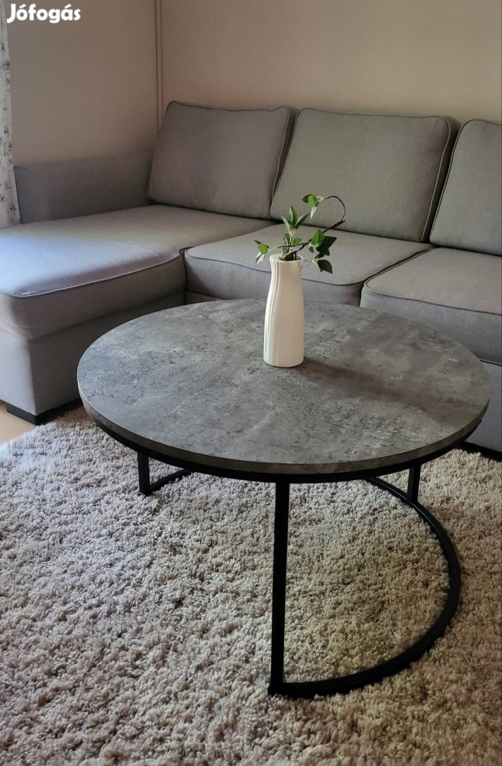 Kerek dohányzóasztal 