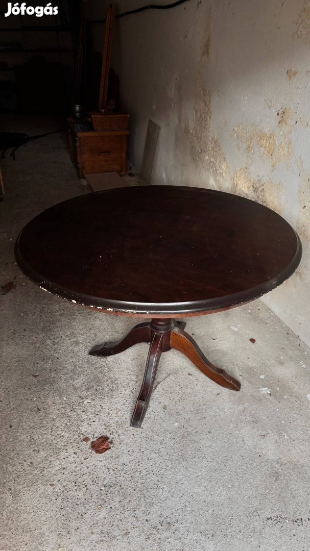 Kerek étkezőasztal